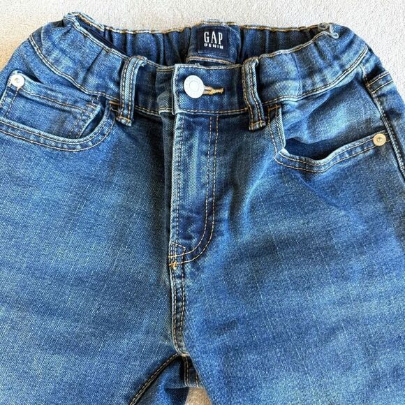 NWOT Gap Kids Regular Fit Straight Leg Medium Blue Jeans - Picture 4 of 8